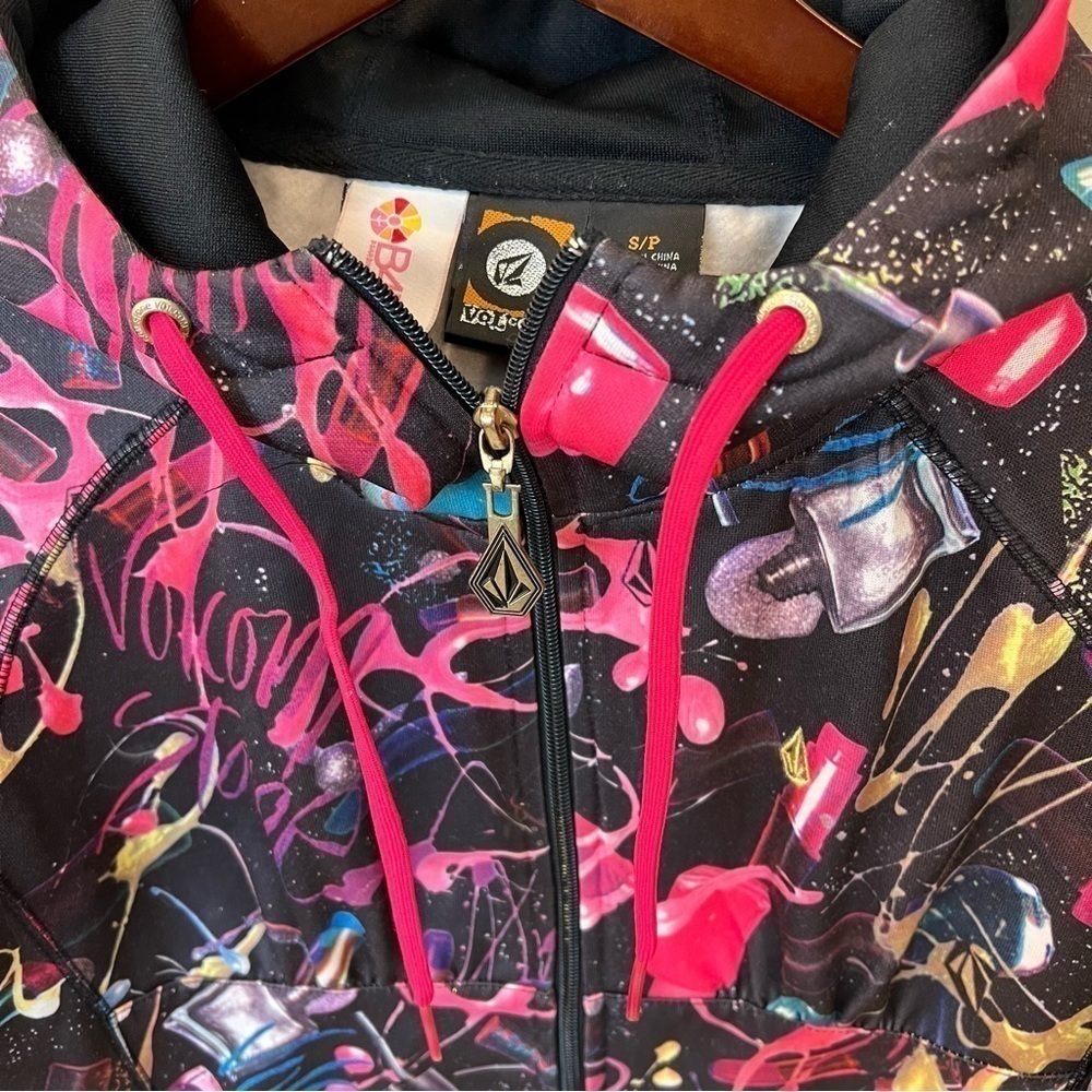 Volcom × B4BC Lipstick Nail Polish Hoodie
Jacket Womens, multicolor,size Small - Picture 4 of 16